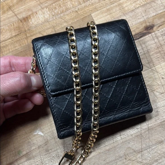 Chanel Black Quilted lambskin double sided snap closure w pink Camellia Enamel - Picture 3 of 8